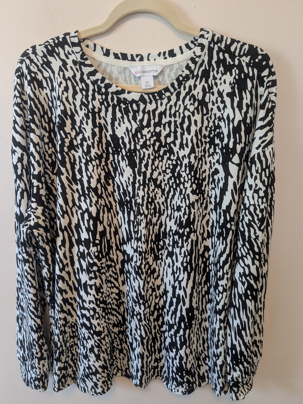 Liz Claiborne Black & White Abstract Print Long-Sleeve Top